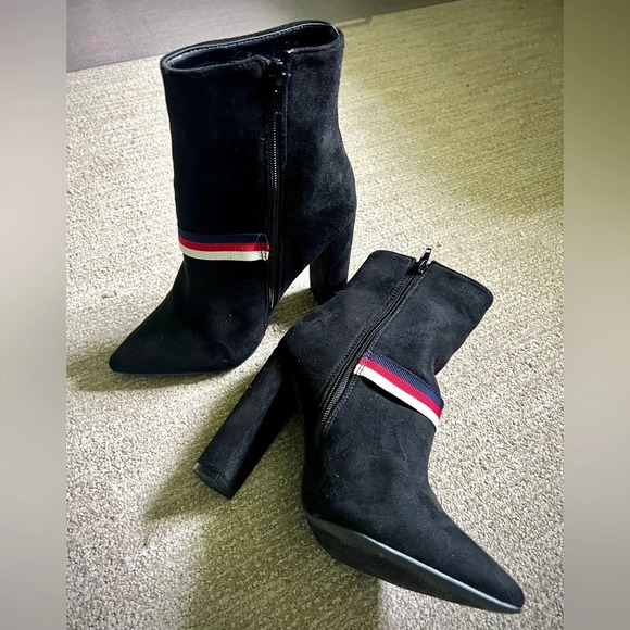 Liliana Pointed Toe Buckle Ankle Boot - Size 6 - Picture 3 of 4